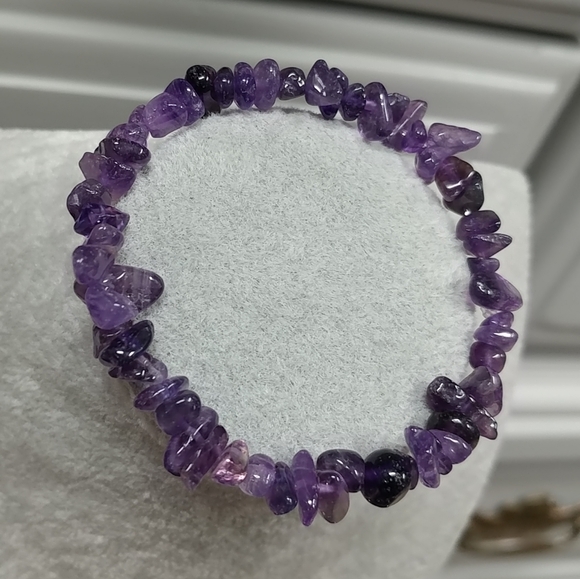 Amethyst Chip Beaded Stretch Bracelet Natural Amethyst Gemstone Chips Purple - Picture 9 of 12